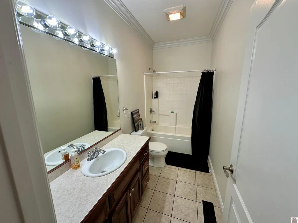 81 Oak Shadow Lane Benton KY 42025