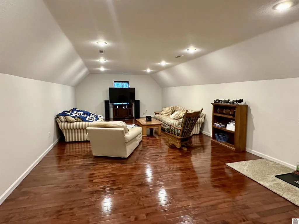 81 Oak Shadow Lane Benton KY 42025