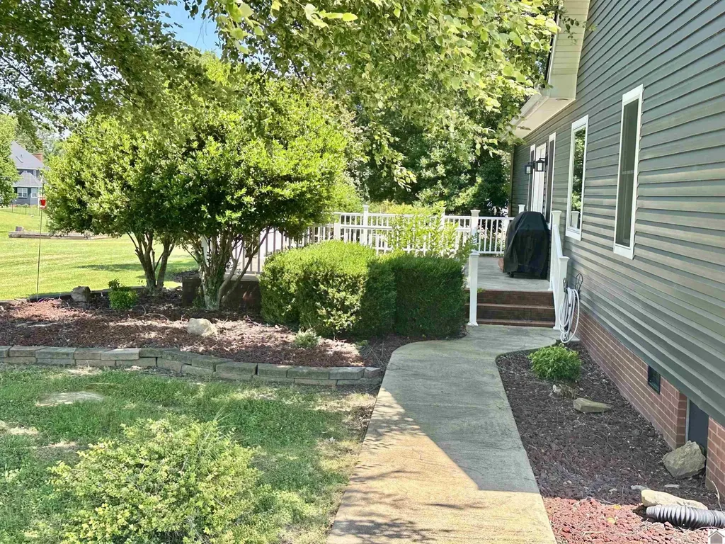 81 Oak Shadow Lane Benton KY 42025