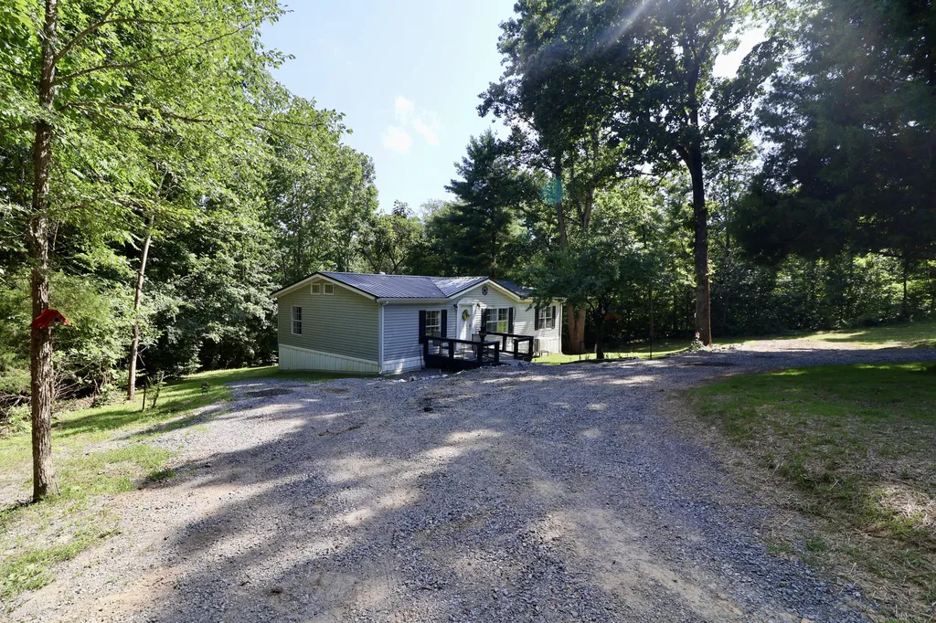 3028 Riley Hollow Road Cadiz KY 42211