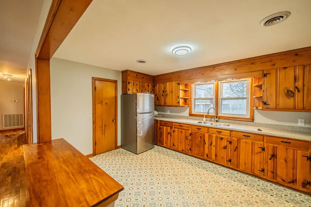 1731 Us Highway 68 Benton KY 42025