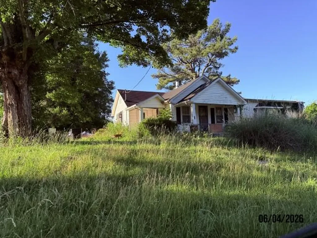 571 Ayers Lane Scottsville KY 42164