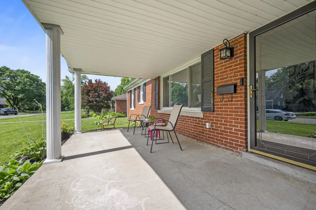 1809 Yorktown Road Lexington KY 40504