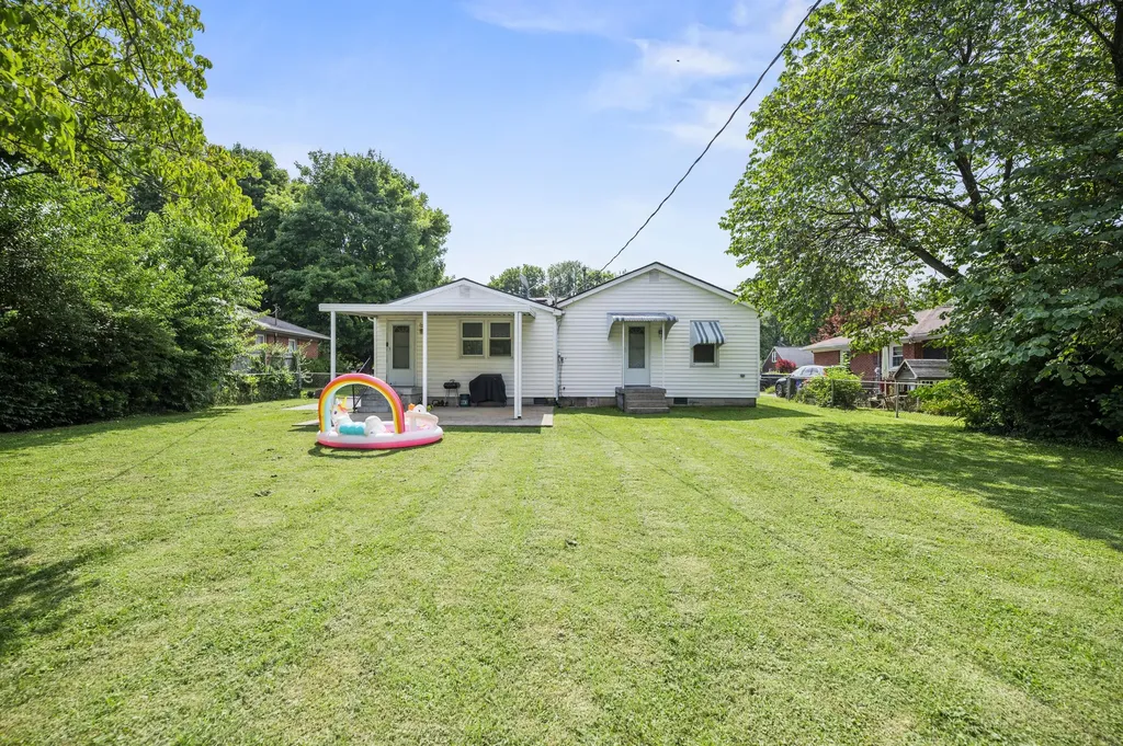 1809 Yorktown Road Lexington KY 40504