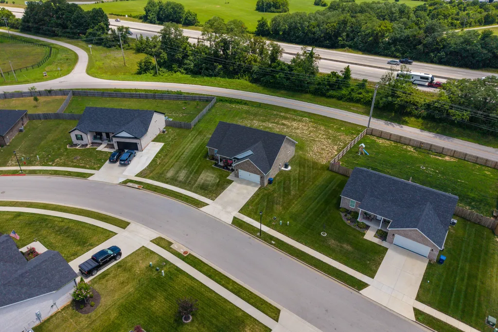 143 Patriot Trail Berea KY 40403