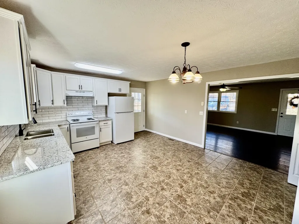 509 Hillview Drive Cadiz KY 42211