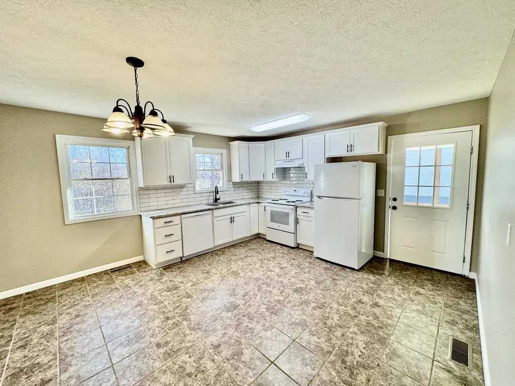 509 Hillview Drive Cadiz KY 42211