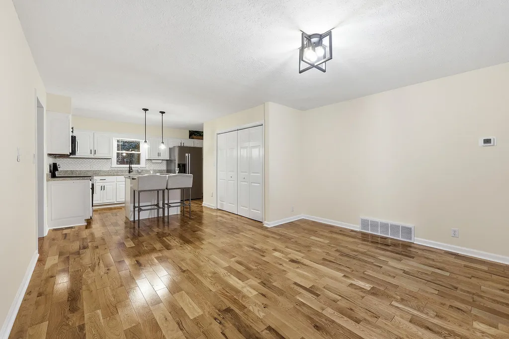 321 Sunset Drive Lawrenceburg KY 40342