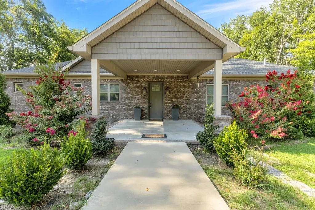 62 Charlotte Cove Cadiz KY 42211