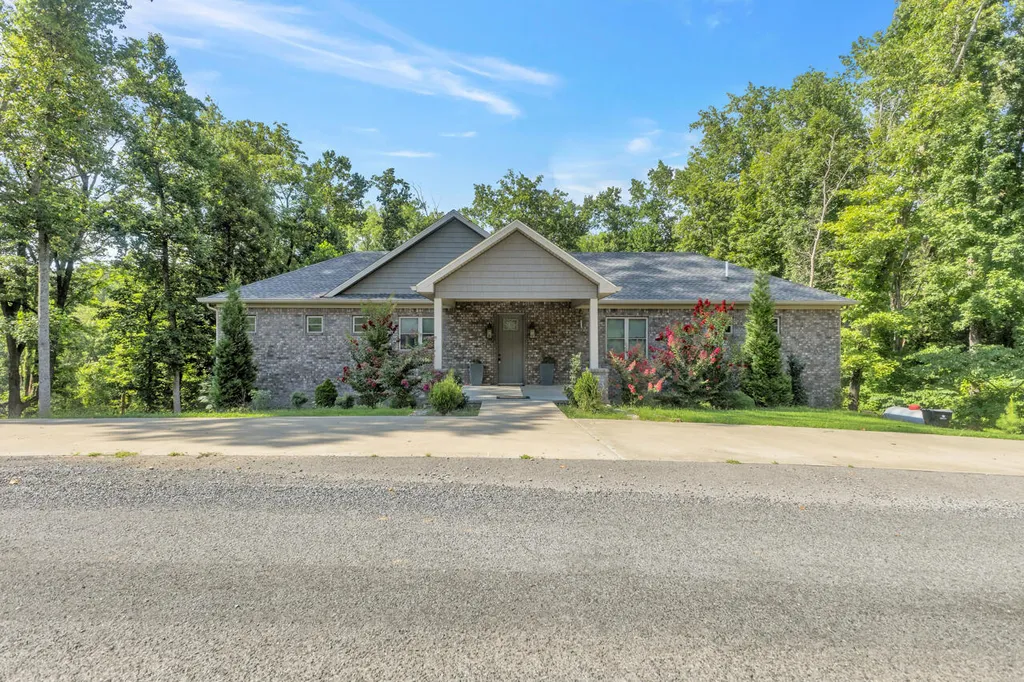 62 Charlotte Cove Cadiz KY 42211