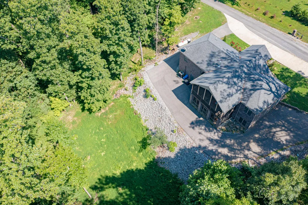 62 Charlotte Cove Cadiz KY 42211