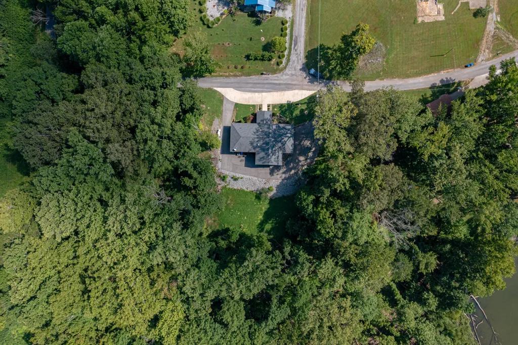62 Charlotte Cove Cadiz KY 42211
