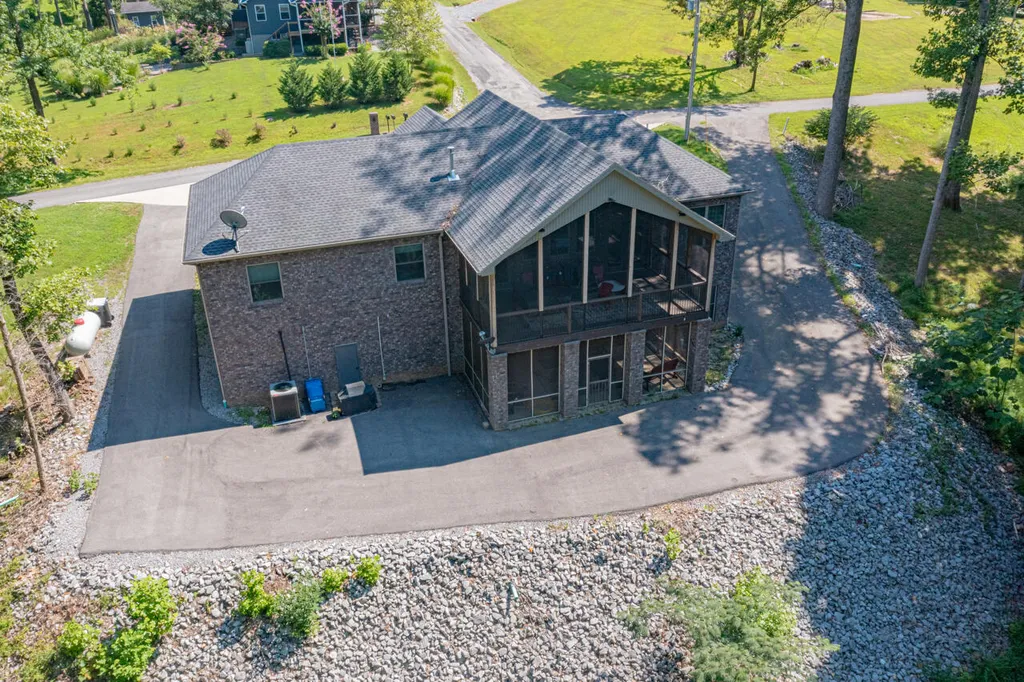 62 Charlotte Cove Cadiz KY 42211