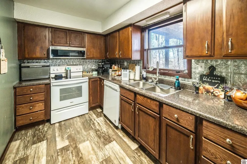 181 Woodland Drive Benton KY 42025