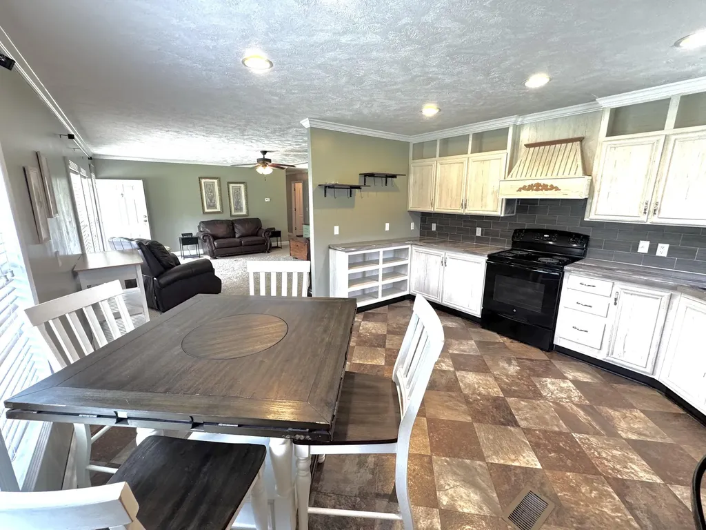 660 Steven Lane Williamsburg KY 40769