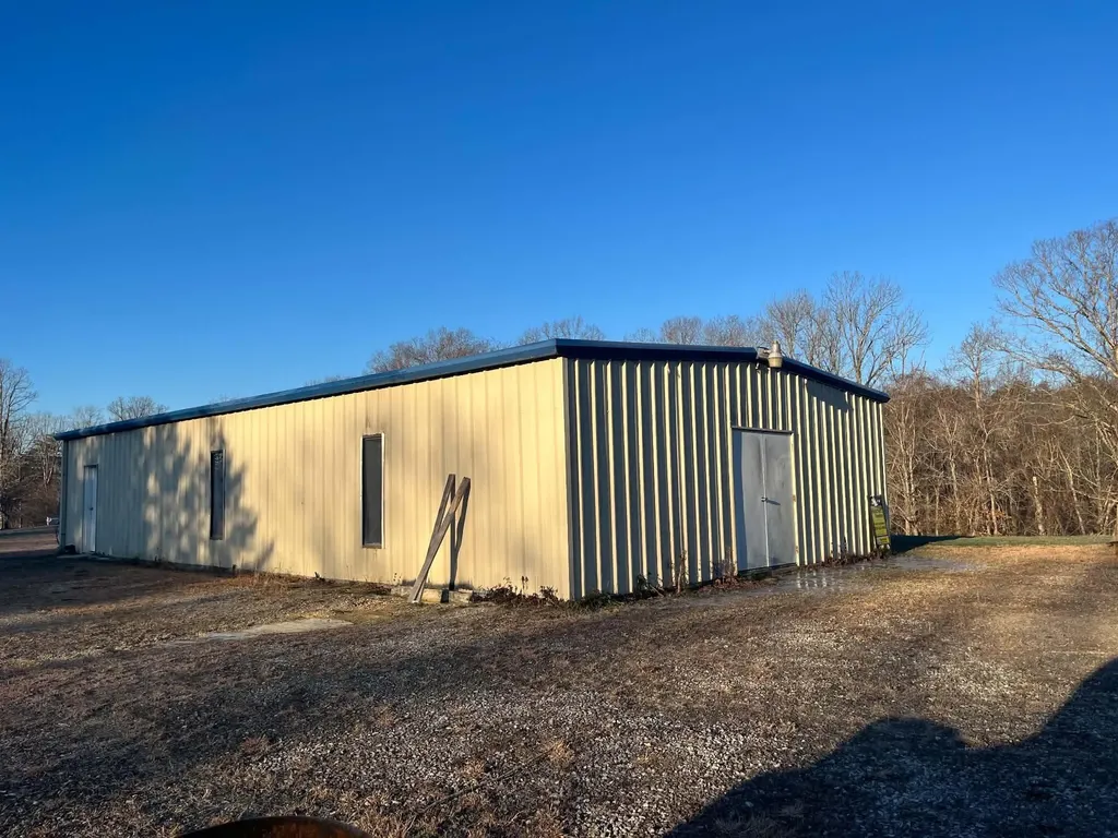2215 Dug Hill Road Irvine KY 40336