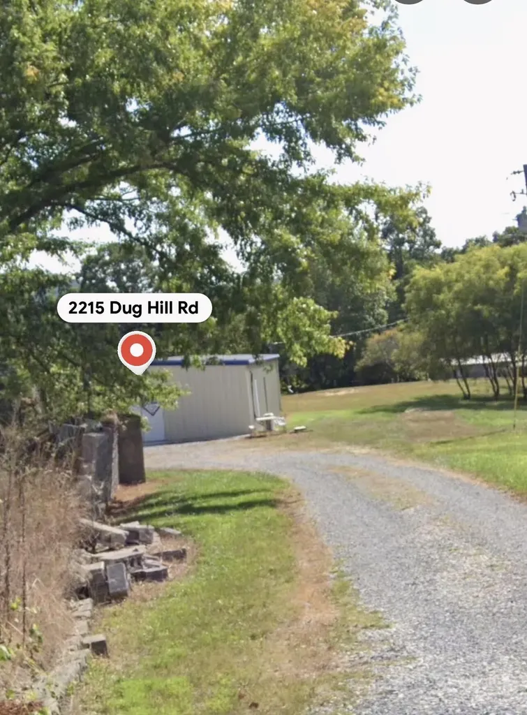 2215 Dug Hill Road Irvine KY 40336