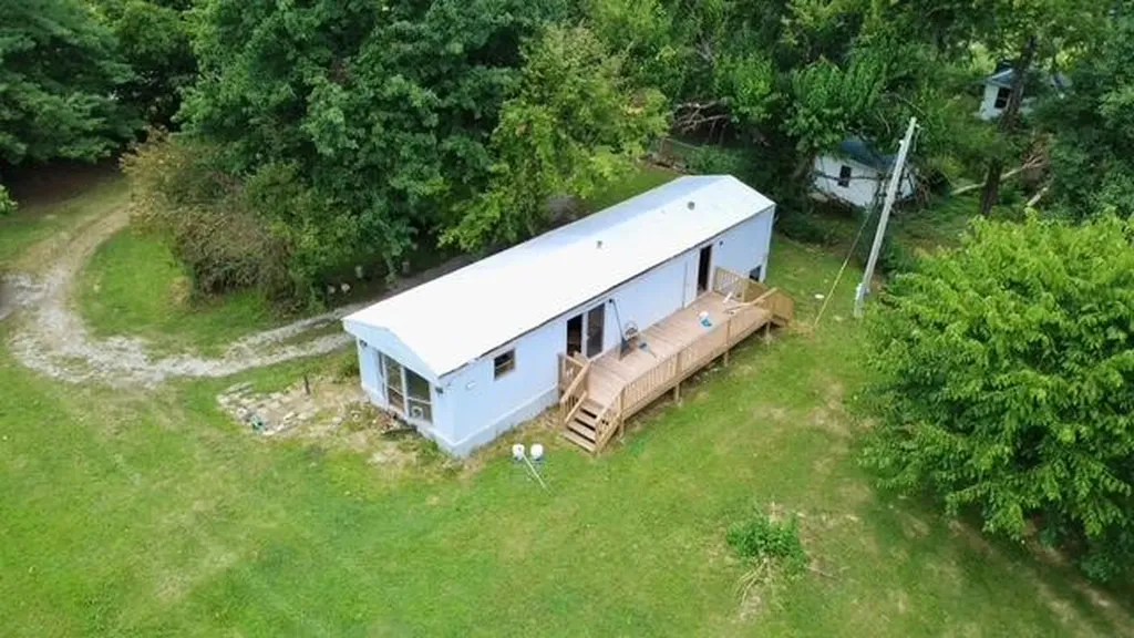 16451 E State Highway 70 Bethelridge KY 42516