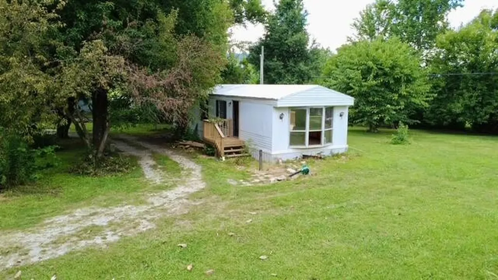 16451 E State Highway 70 Bethelridge KY 42516