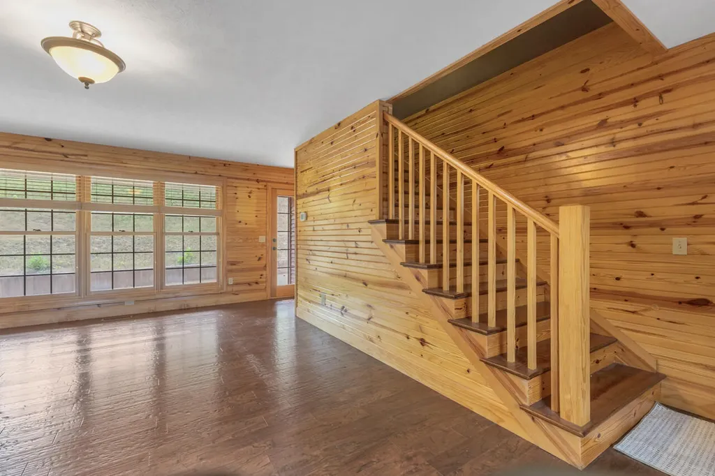 408 Holt Road Kuttawa KY 42055