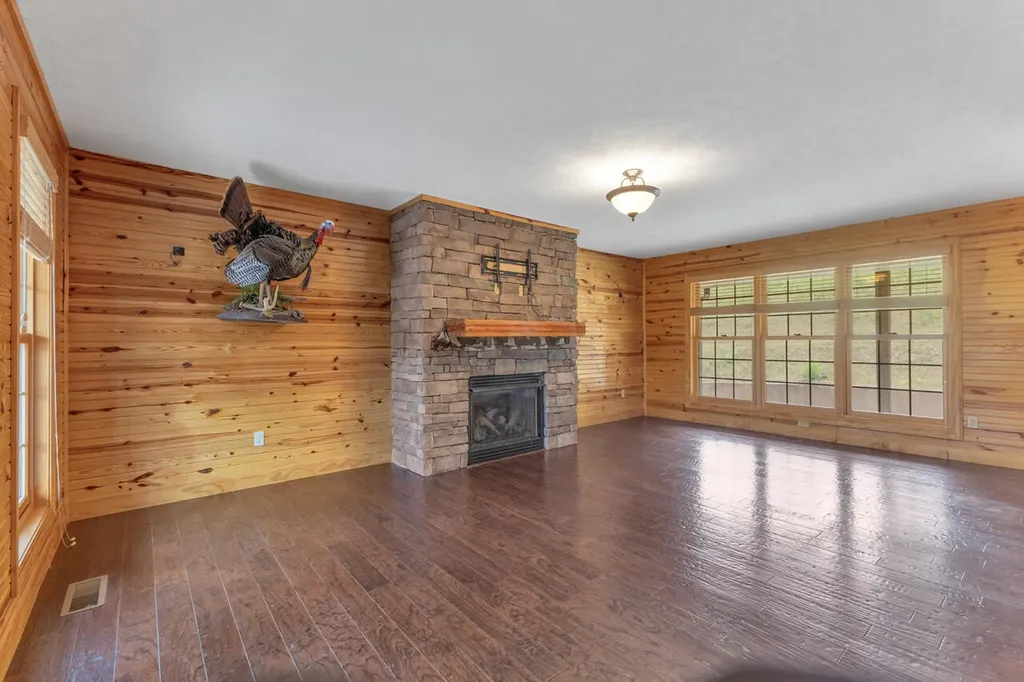 408 Holt Road Kuttawa KY 42055