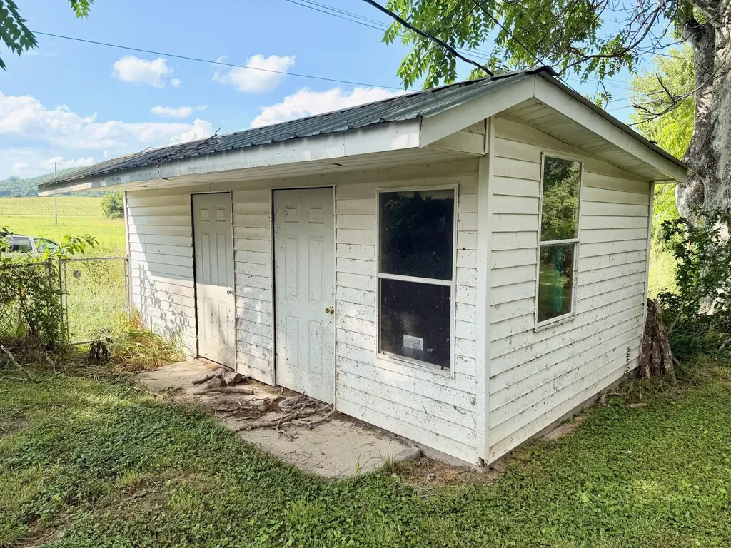 16431 E State Highway 70 Bethelridge KY 42516