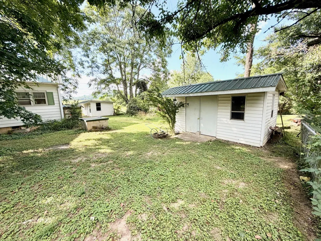 16431 E State Highway 70 Bethelridge KY 42516