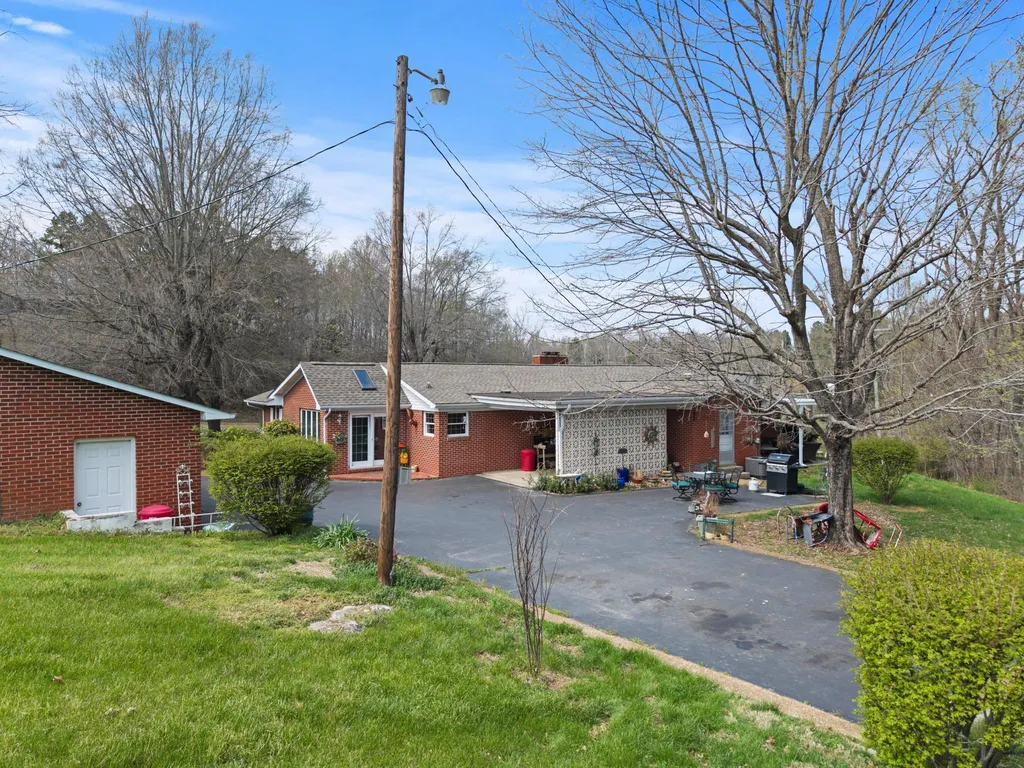 97 State Route 810 Kuttawa KY 42055