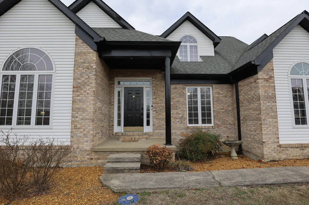 103 Summer Lane Kuttawa KY 42055