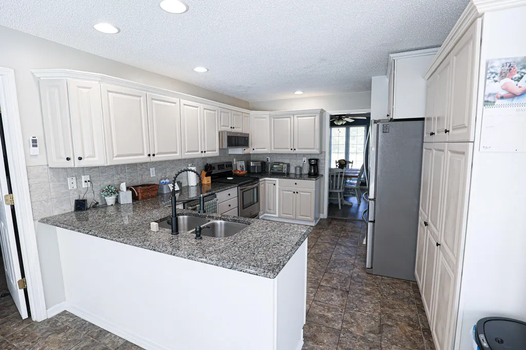 103 Summer Lane Kuttawa KY 42055
