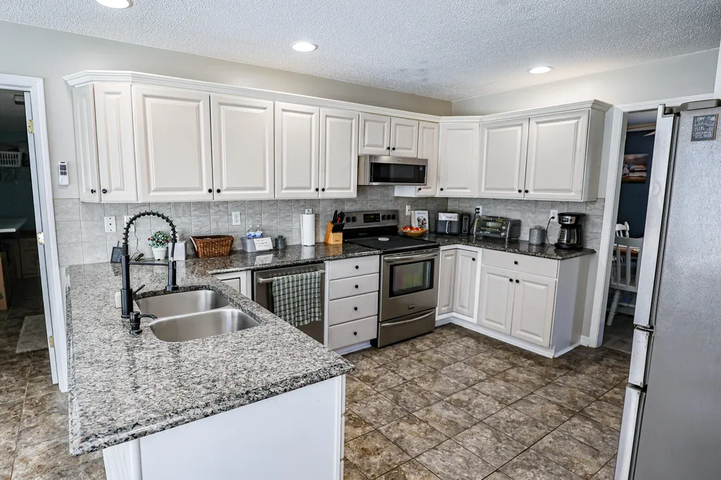 103 Summer Lane Kuttawa KY 42055