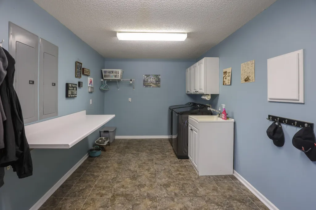 103 Summer Lane Kuttawa KY 42055