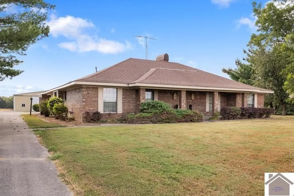 2431 Kentucky 307 Clinton KY 42031