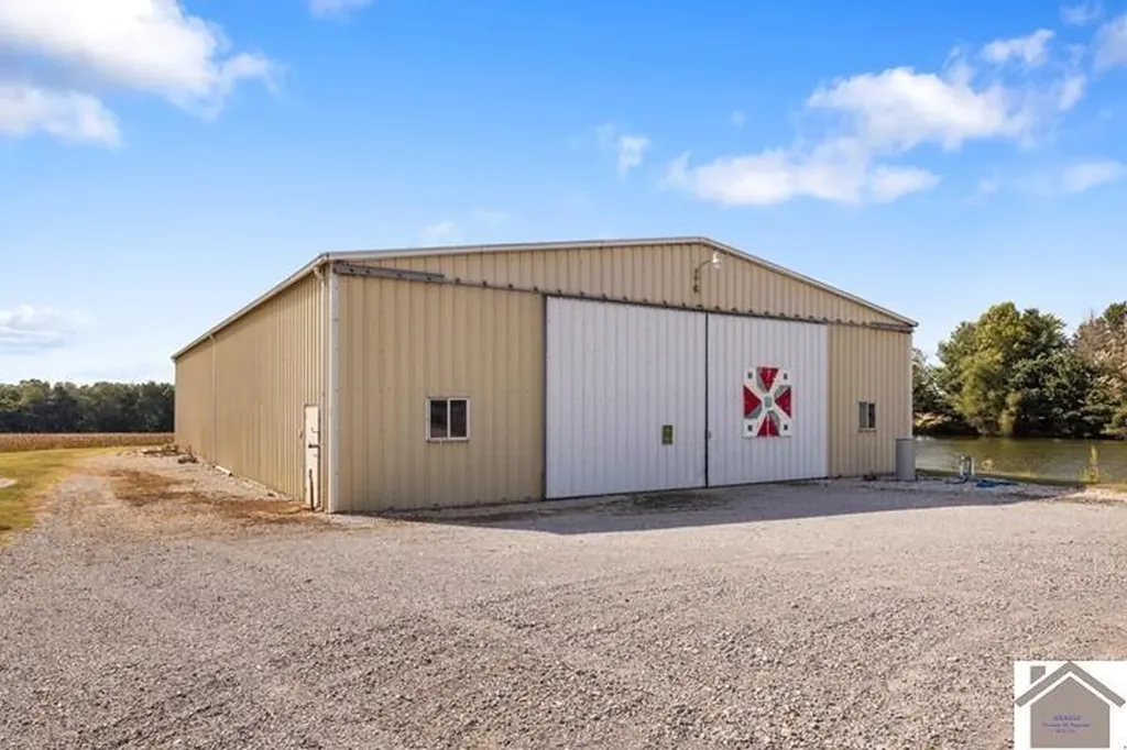 2431 Kentucky 307 Clinton KY 42031