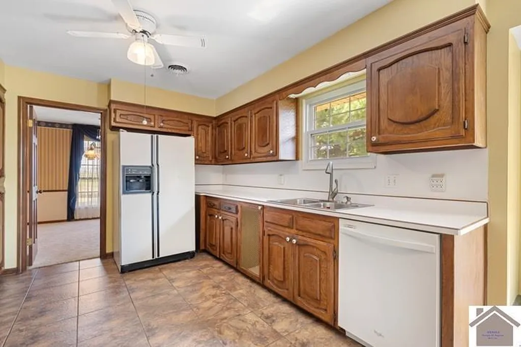 2431 Kentucky 307 Clinton KY 42031