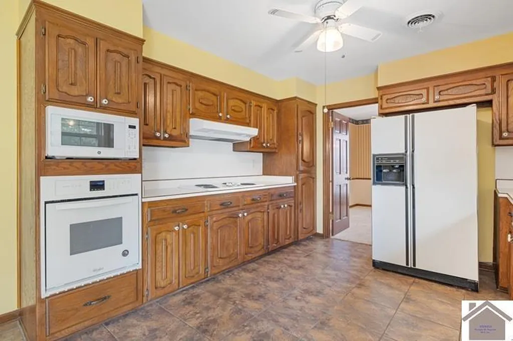 2431 Kentucky 307 Clinton KY 42031