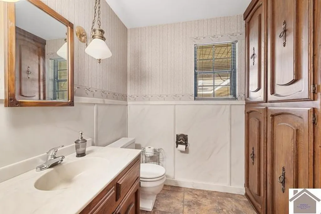 2431 Kentucky 307 Clinton KY 42031