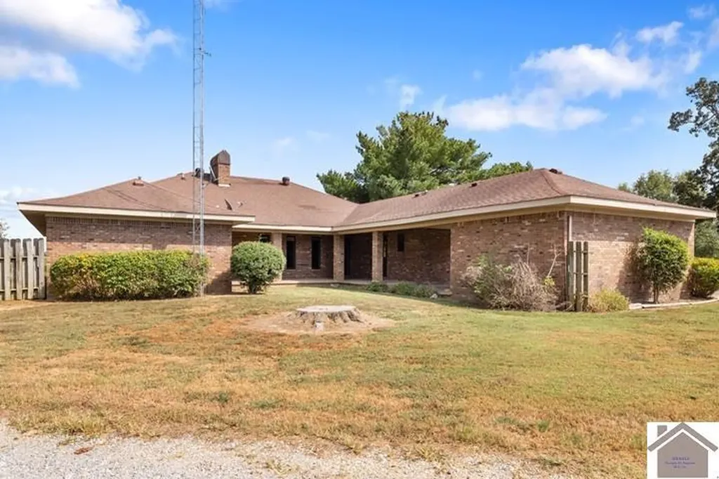 2431 Kentucky 307 Clinton KY 42031