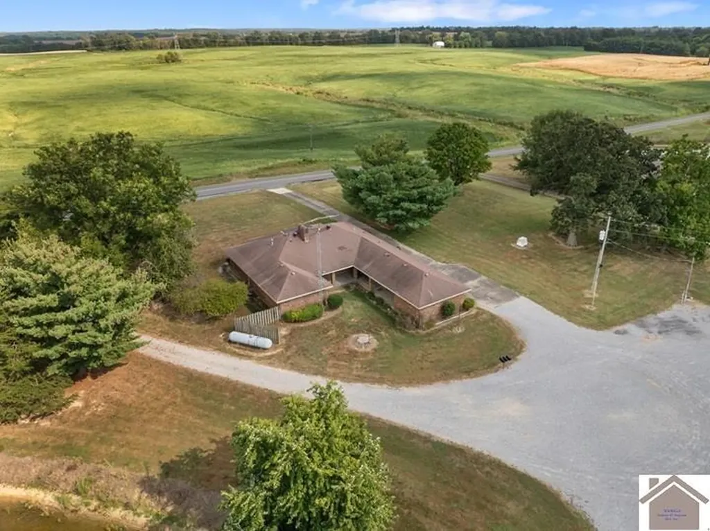 2431 Kentucky 307 Clinton KY 42031