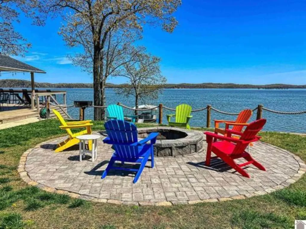 110 Lakeshore Drive New Concord KY 42076