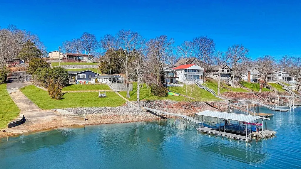 110 Lakeshore Drive New Concord KY 42076
