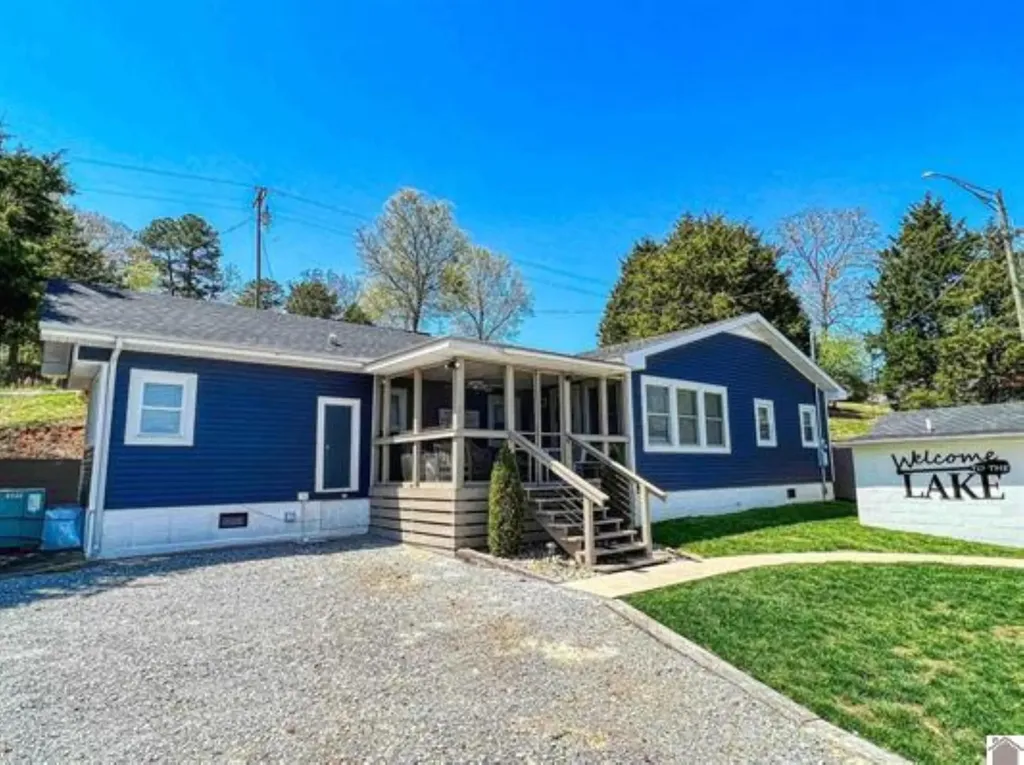 110 Lakeshore Drive New Concord KY 42076