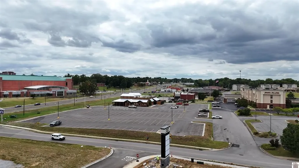 1300 Ky-121 Murray KY 42071