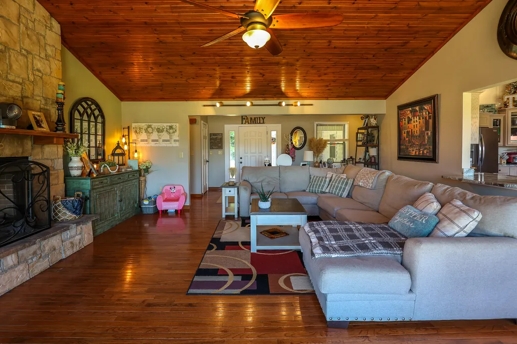 360 Halbrook Lane Benton KY 42025