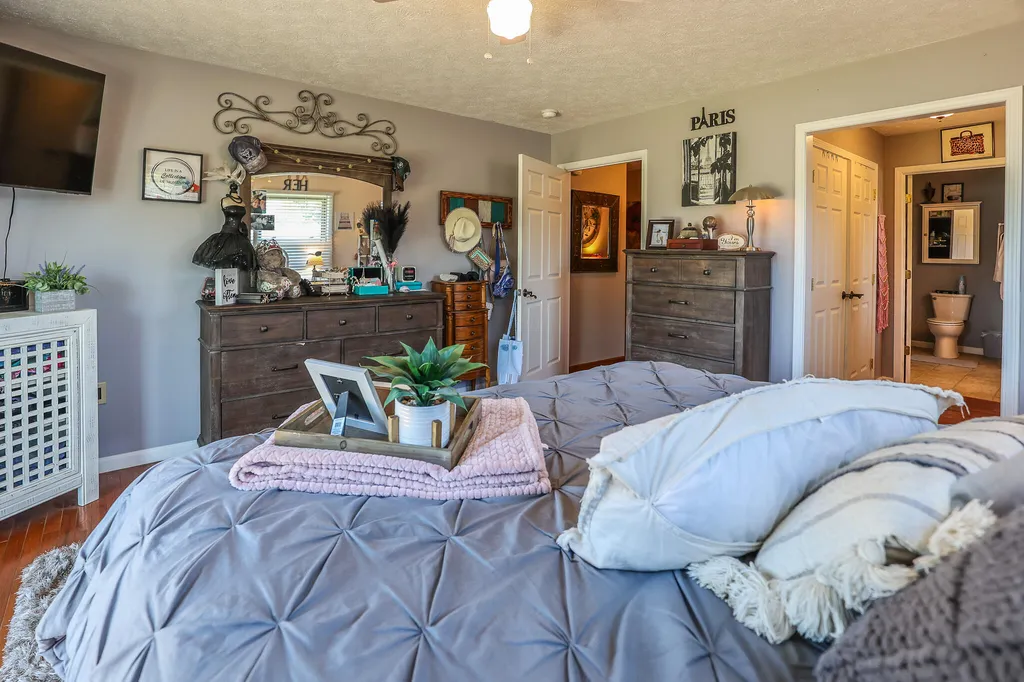 360 Halbrook Lane Benton KY 42025