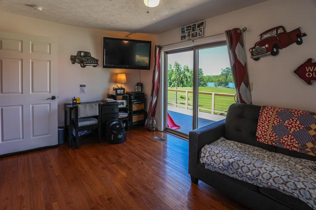 360 Halbrook Lane Benton KY 42025