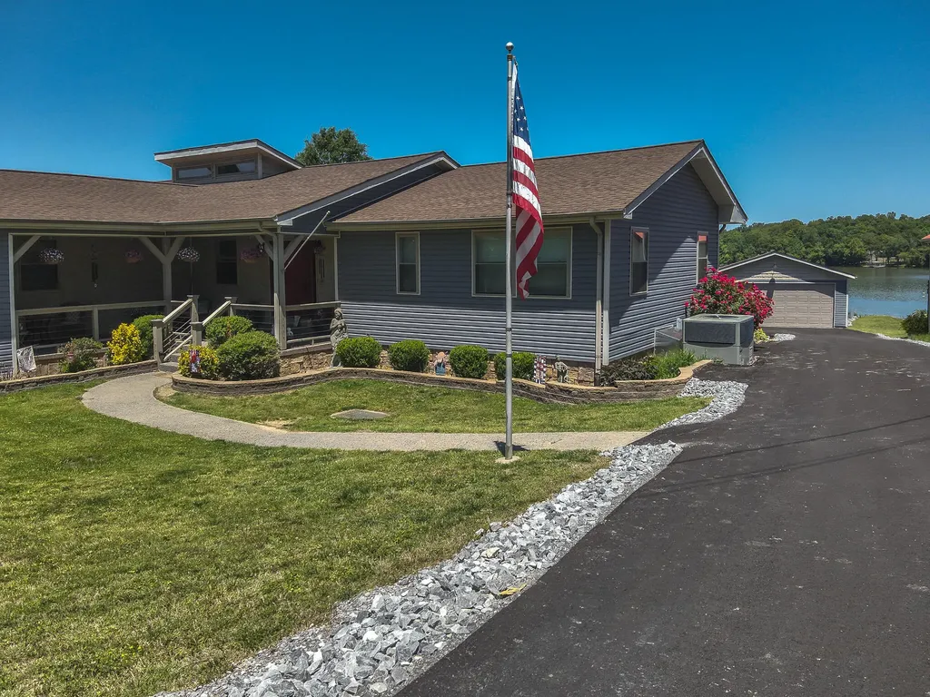 360 Halbrook Lane Benton KY 42025