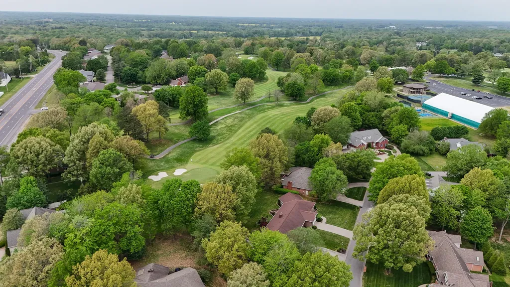 1517 Gleneagles Drive Paducah KY 42001