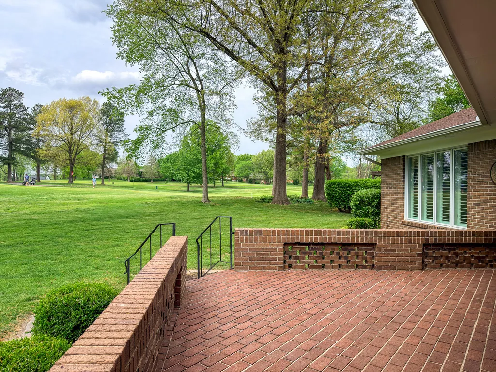1517 Gleneagles Drive Paducah KY 42001