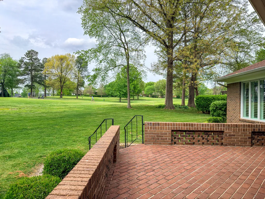 1517 Gleneagles Drive Paducah KY 42001